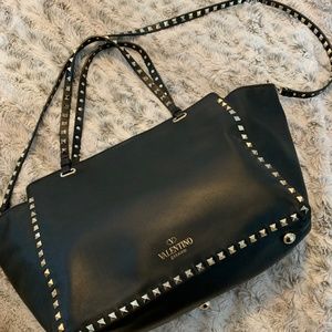 VALENTINO MEDIUM GRAINY CALFSKIN ROCKSTUD BAG